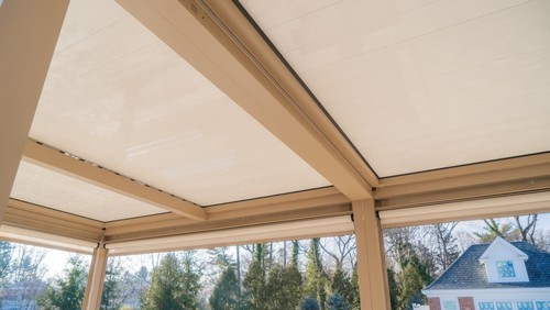 Retractable vs. Fixed Awnings A Detailed Comparison